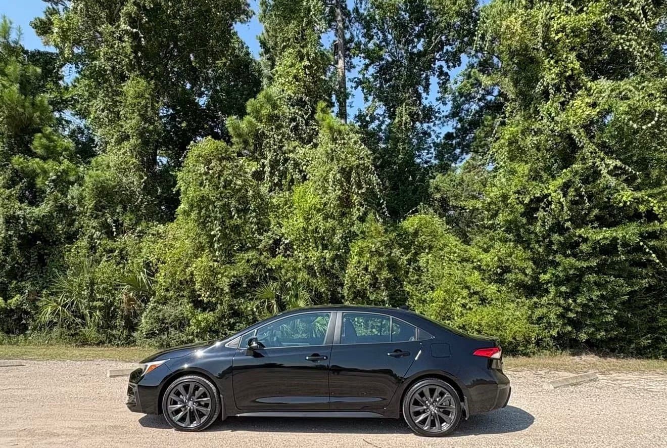 2025 Toyota Corolla - Image 2