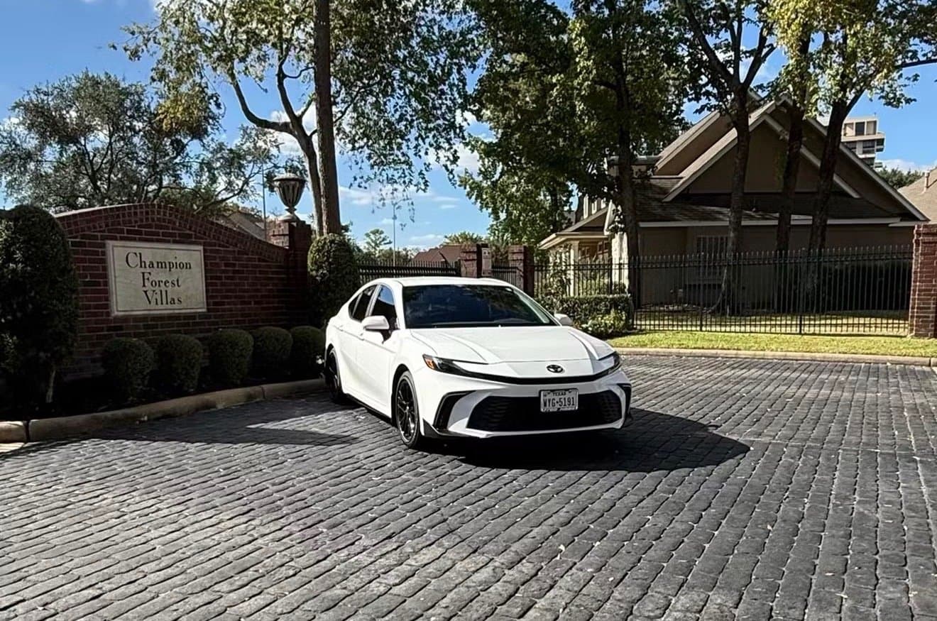 2026 Toyota Camry - Image 2