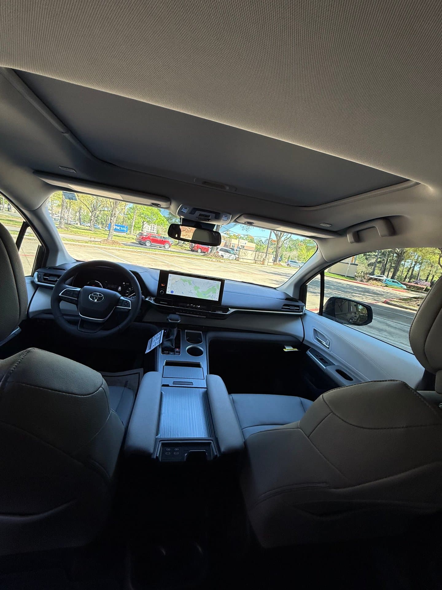 2026 Toyota Sienna - Image 7