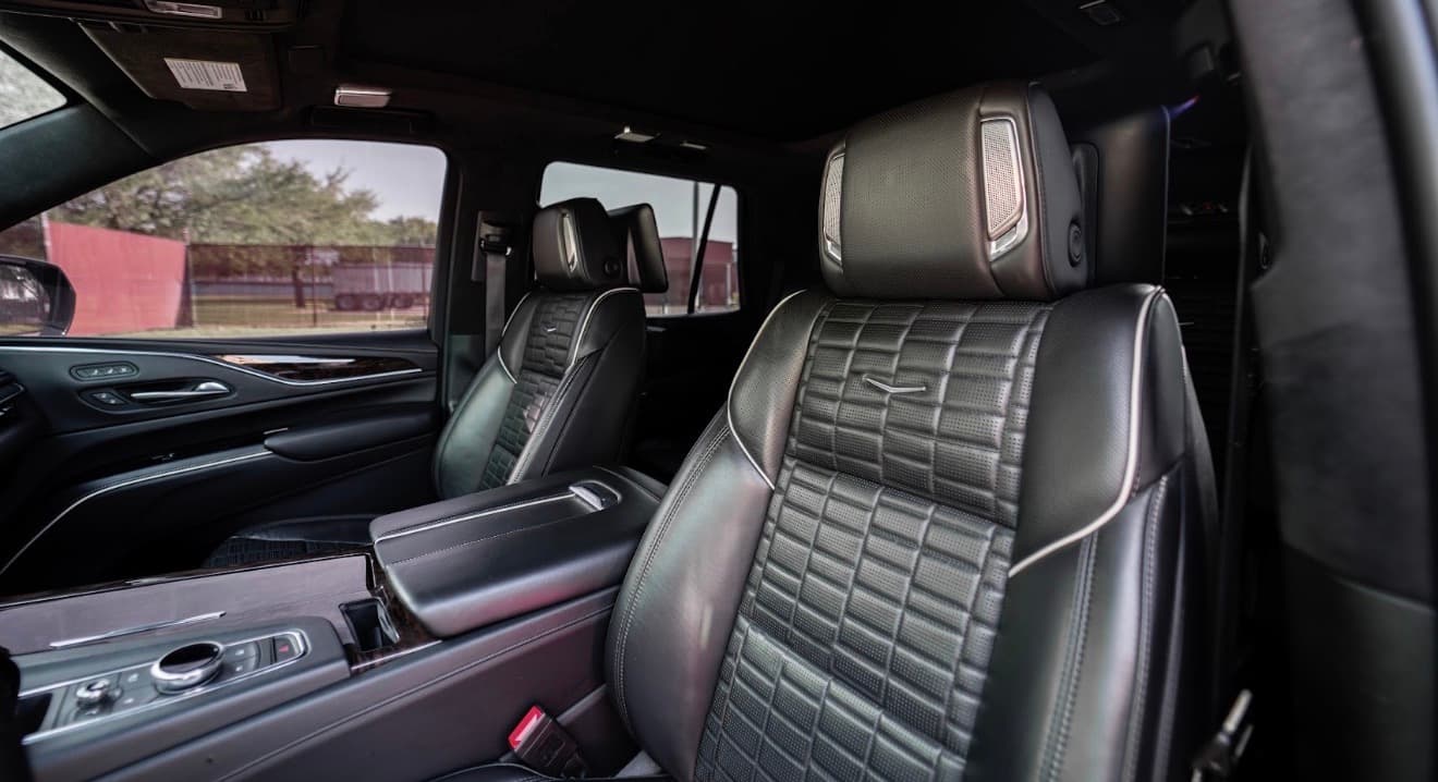 2023 Cadillac Escalade - Image 2